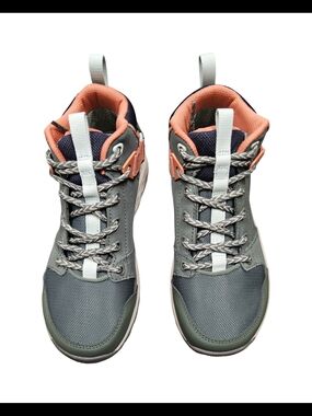 NWOT Teva Women's Gray Green Athletic Shoes with Coral Lining size 5.5